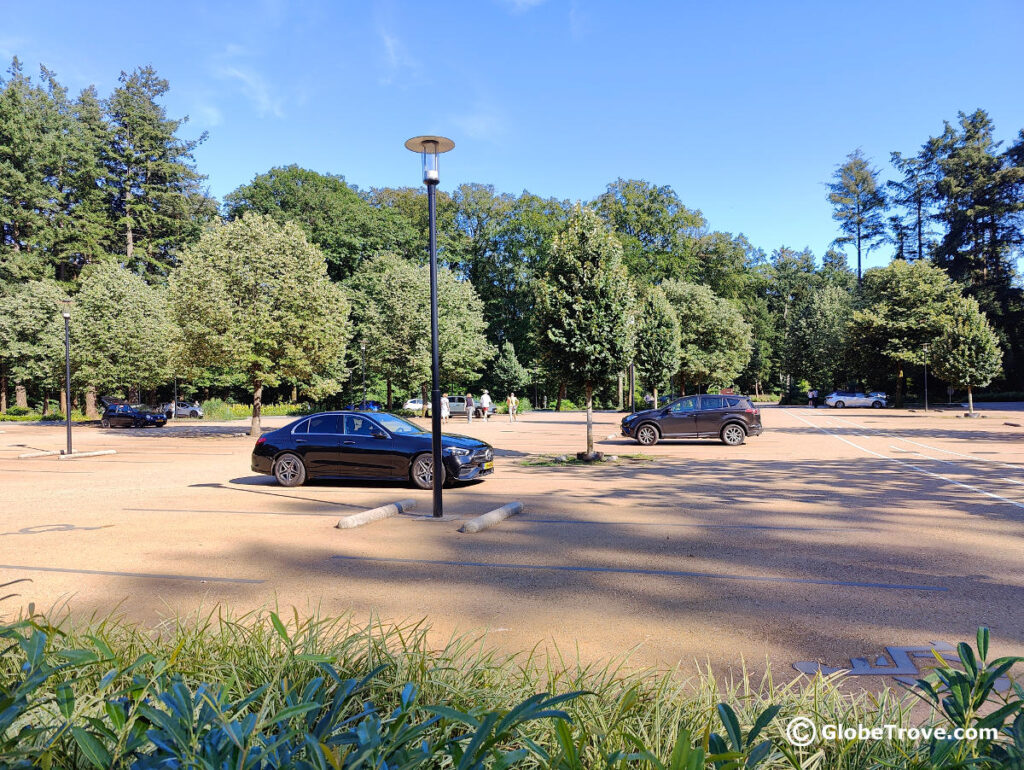 Parking in Palace Het Loo is super easy but the parking lot was crowded when we entered.