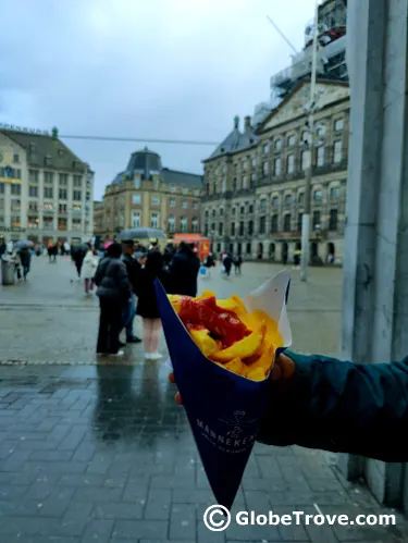 If you want to try out something awesome checkout the MannenkinPis Fries at the Dam square.