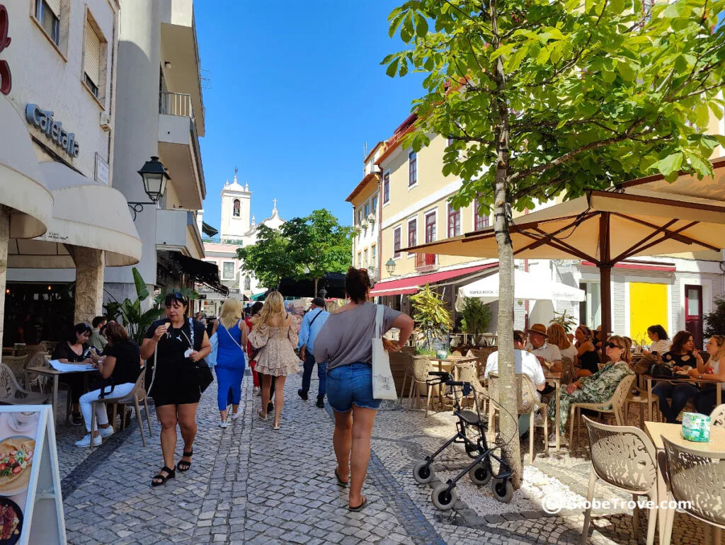 Aveiro is a very walkable city and one of the reasons why Aveiro is worth visiting.