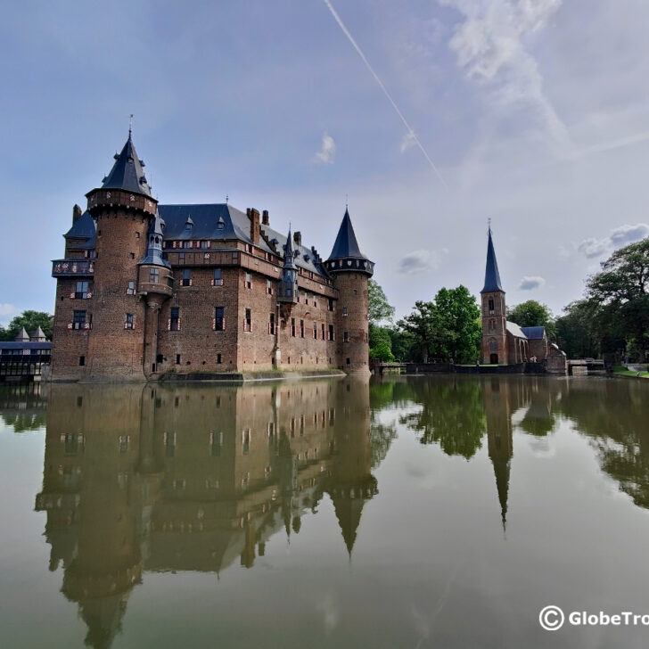 Castle de Haar with its reflection in the water