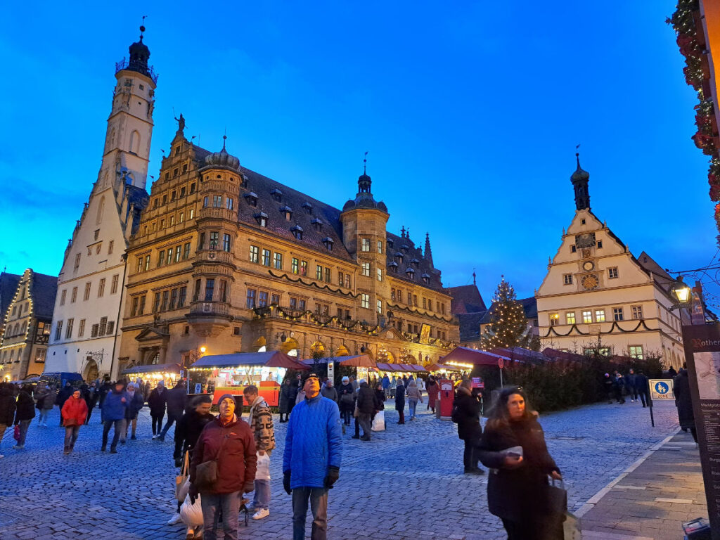 Rothernburg Ob Der Tauber is one of the best known Christmas markets in Germany and it is so beautiful.